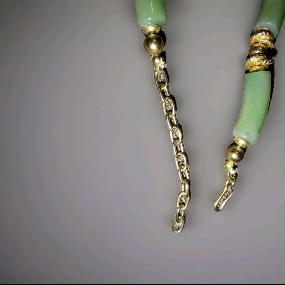 Elegant Jade Look/Style Necklace Variegated Green & Gold Tone Beads Hook Closure - Picture 5 of 7